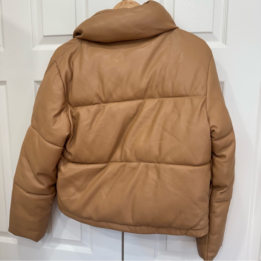 Abercrombie & Fitch The A&F Mini Puffer Vegan Leather Tan Jacket - Picture 5 of 6